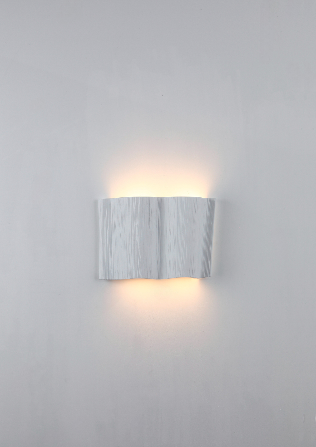 Ripple Wall Light